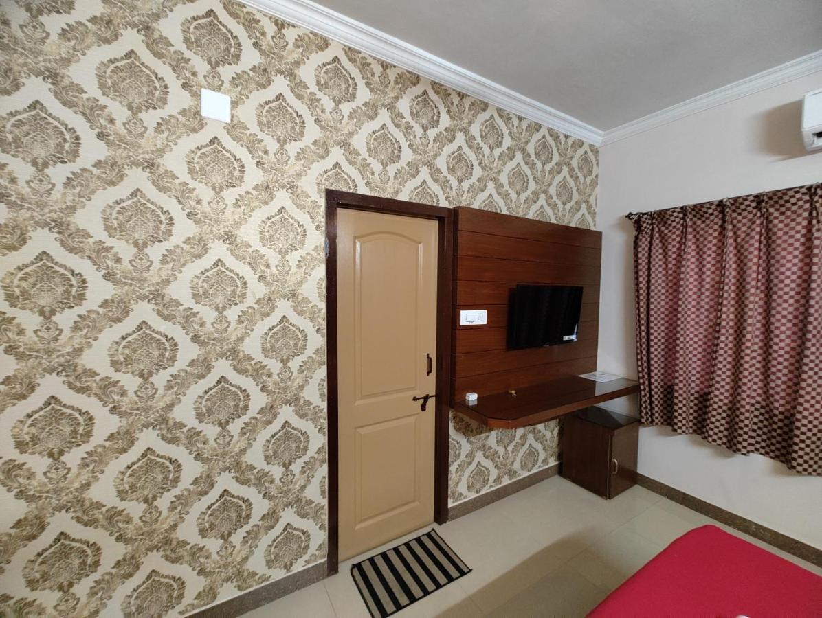 Vyavahar Lodge อูดุปปี ภายนอก รูปภาพ